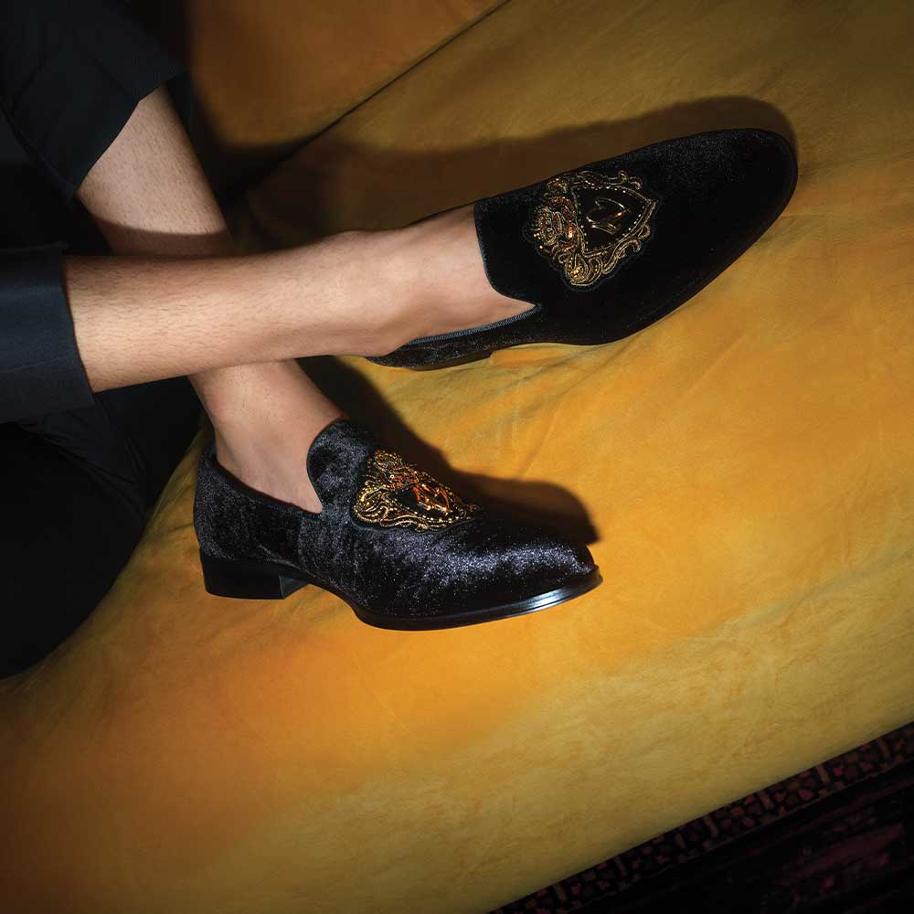 Crestin Men's Black Loafers image number 0